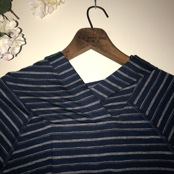 NWOT North Face lightweight hoodie quarter sleeve - Picture 3 of 8